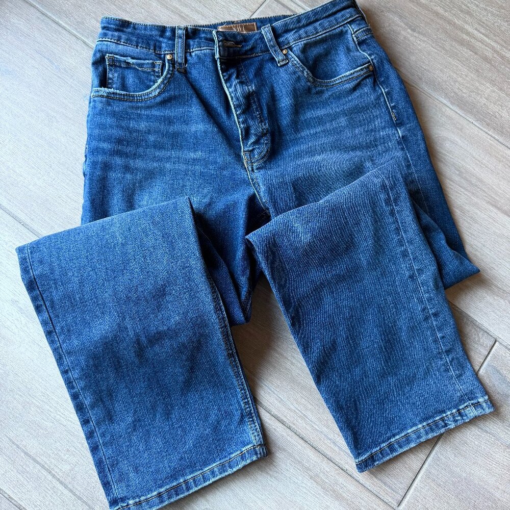 Kut From The Kloth - Size 6 - "Elizabeth" AbFab Straight Leg